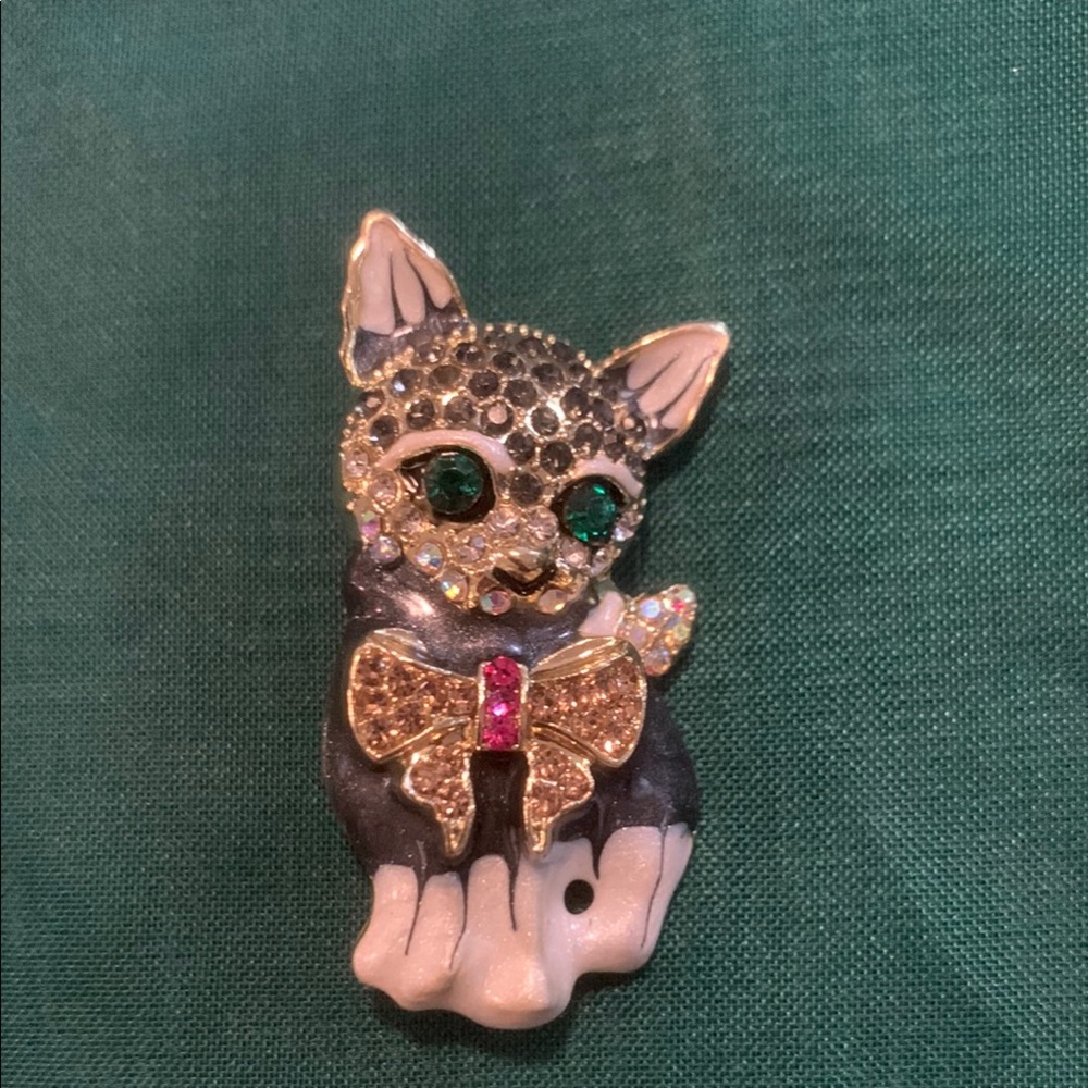 Elegant Black and Gold Cat Brooch